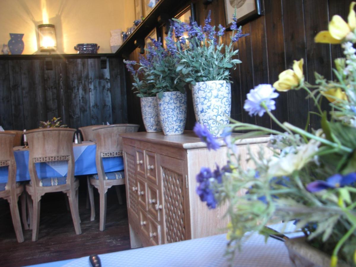 Gasthaus Und Pension "Zum Hauenden Schwein" Wörlitz エクステリア 写真