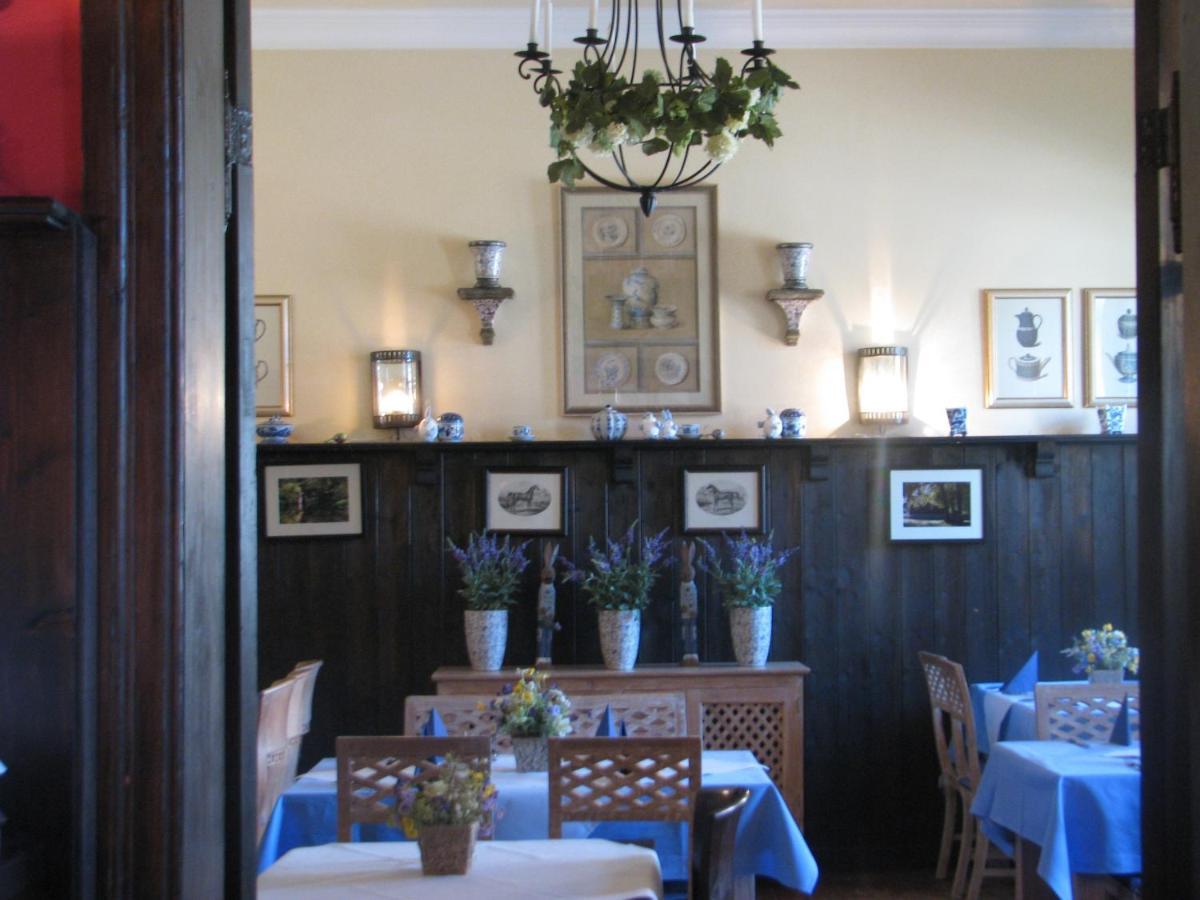 Gasthaus Und Pension "Zum Hauenden Schwein" Wörlitz エクステリア 写真