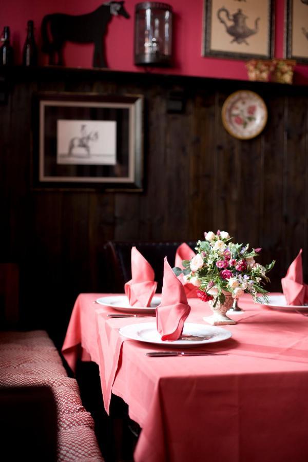 Gasthaus Und Pension "Zum Hauenden Schwein" Wörlitz エクステリア 写真